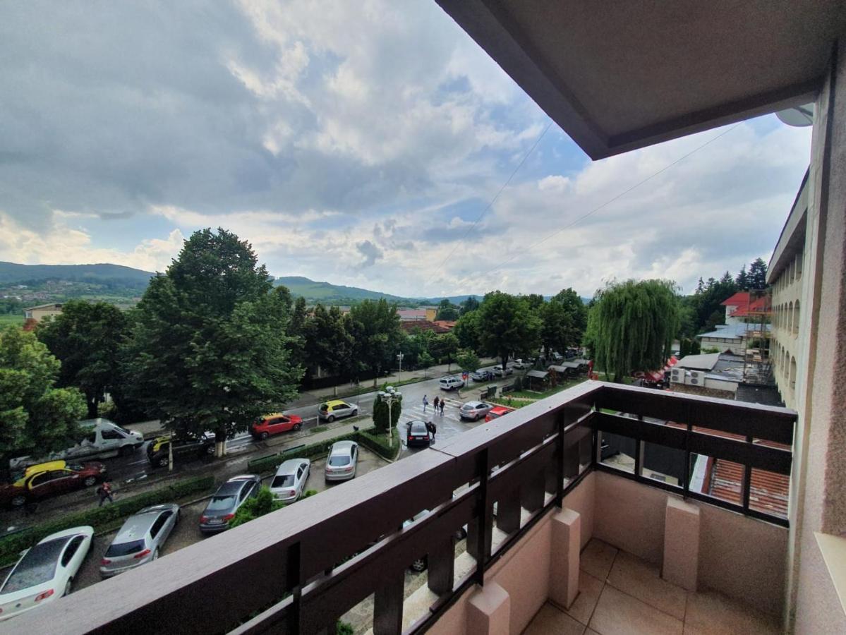 Apartament Posada Curtea de Argeş エクステリア 写真